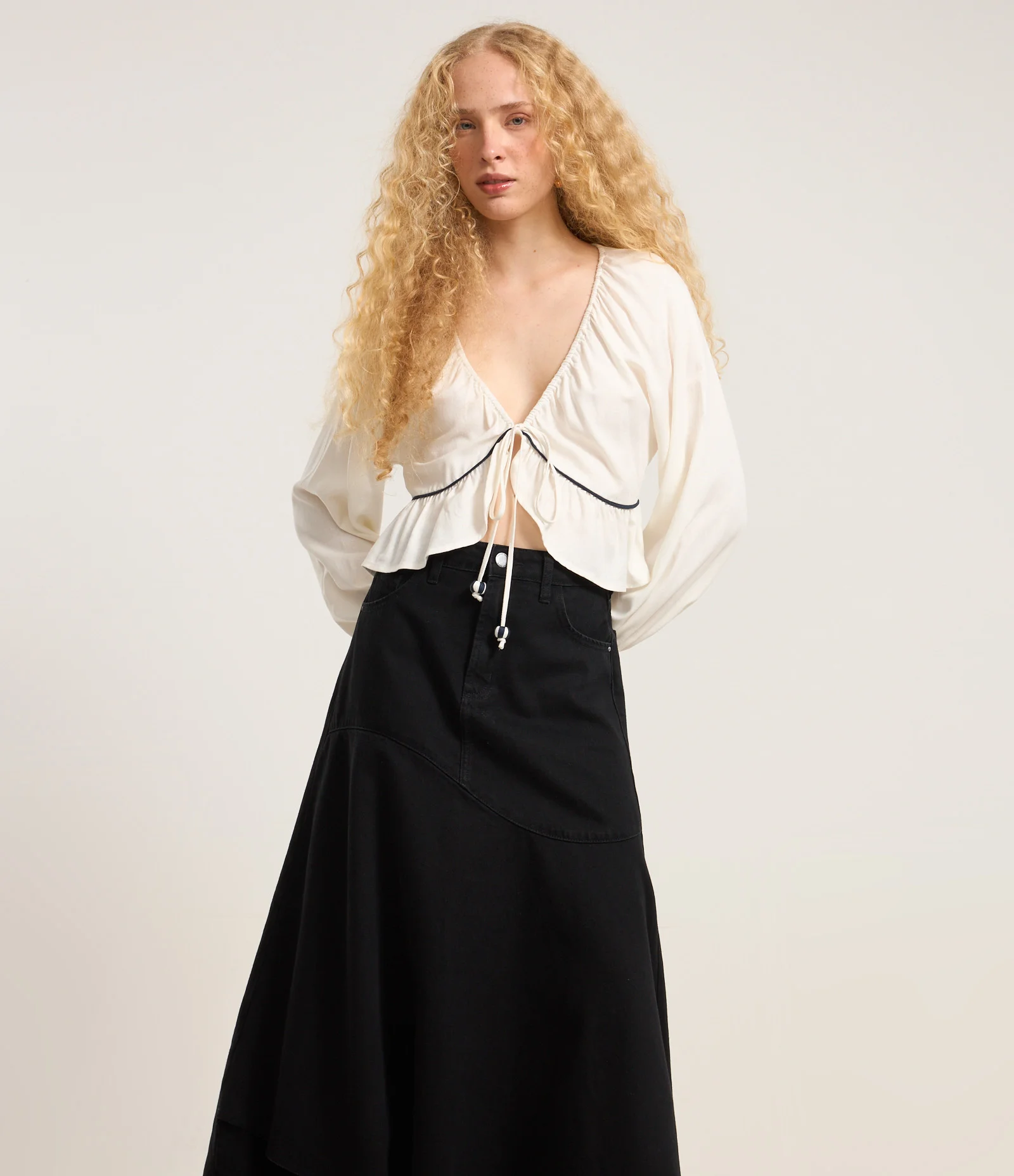 Saia Midi em Jeans com Barra Irregular Preto 2