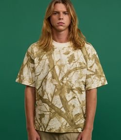 Camiseta Boxy em Algodão com Estampa de Folhagem