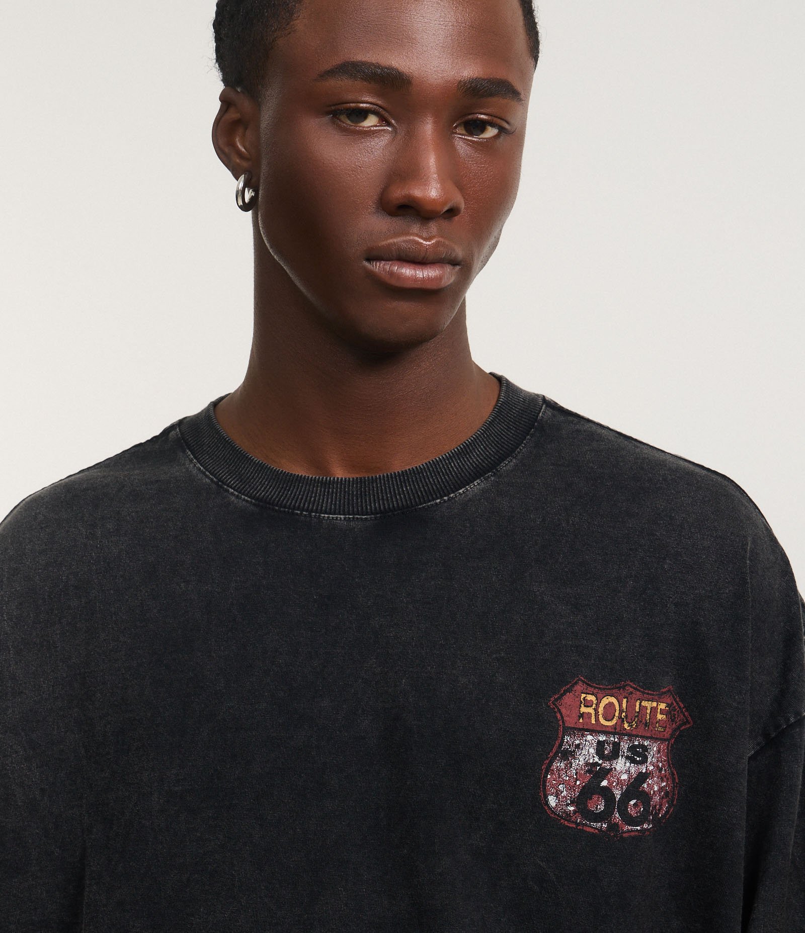 Camiseta Oversized em Algodão com Estampa de Placas Marmorizada Cinza 4