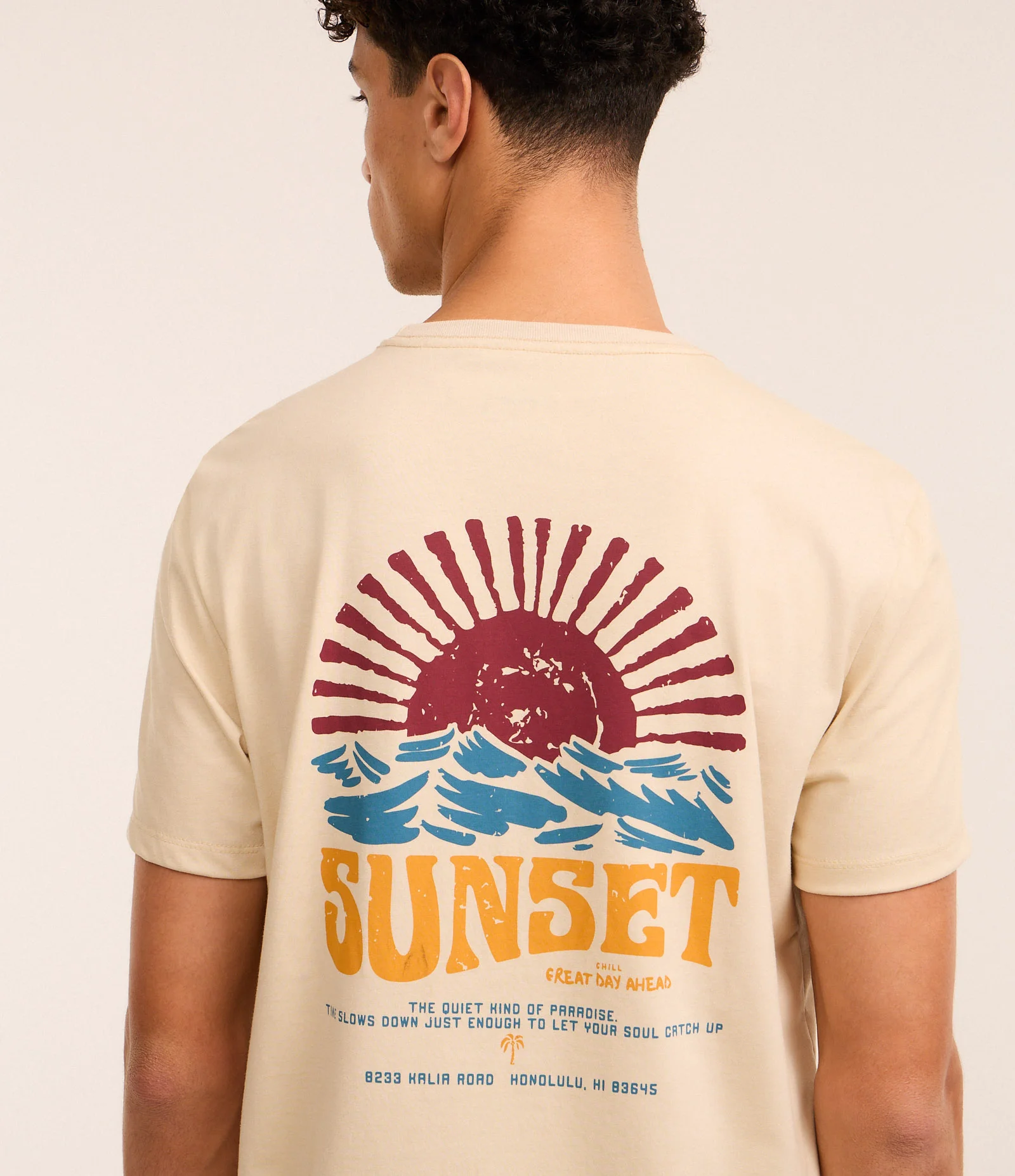 Camiseta T-Shirt Comfort em Algodão com Estampa Nascer do Sol Bege 3