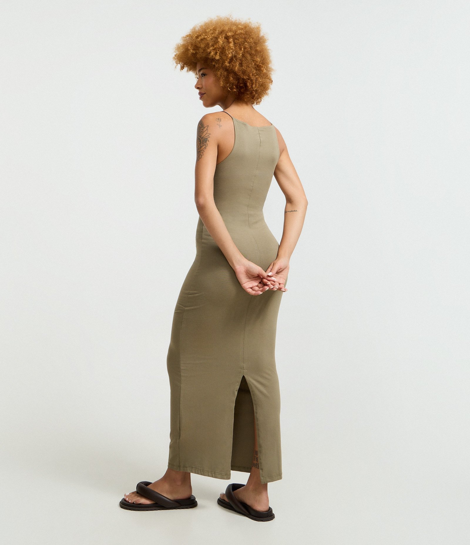 Vestido Midi com Alças Finas e Fenda Verde 4