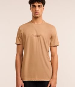 Camiseta Comfort em Algodão com Estampa de Montanhas e Lettering