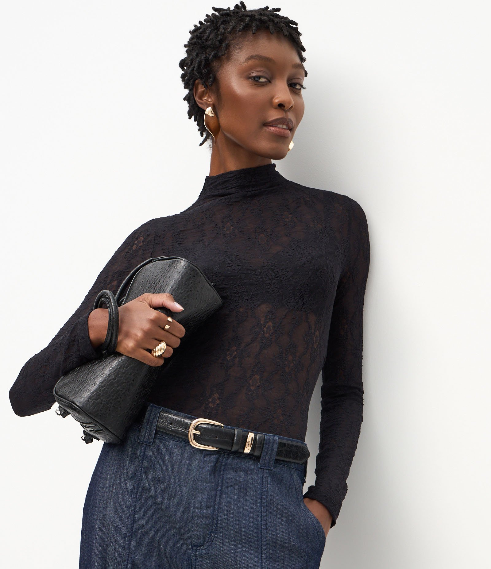 Blusa Manga Longa em Renda com Gola Alta Preto 1