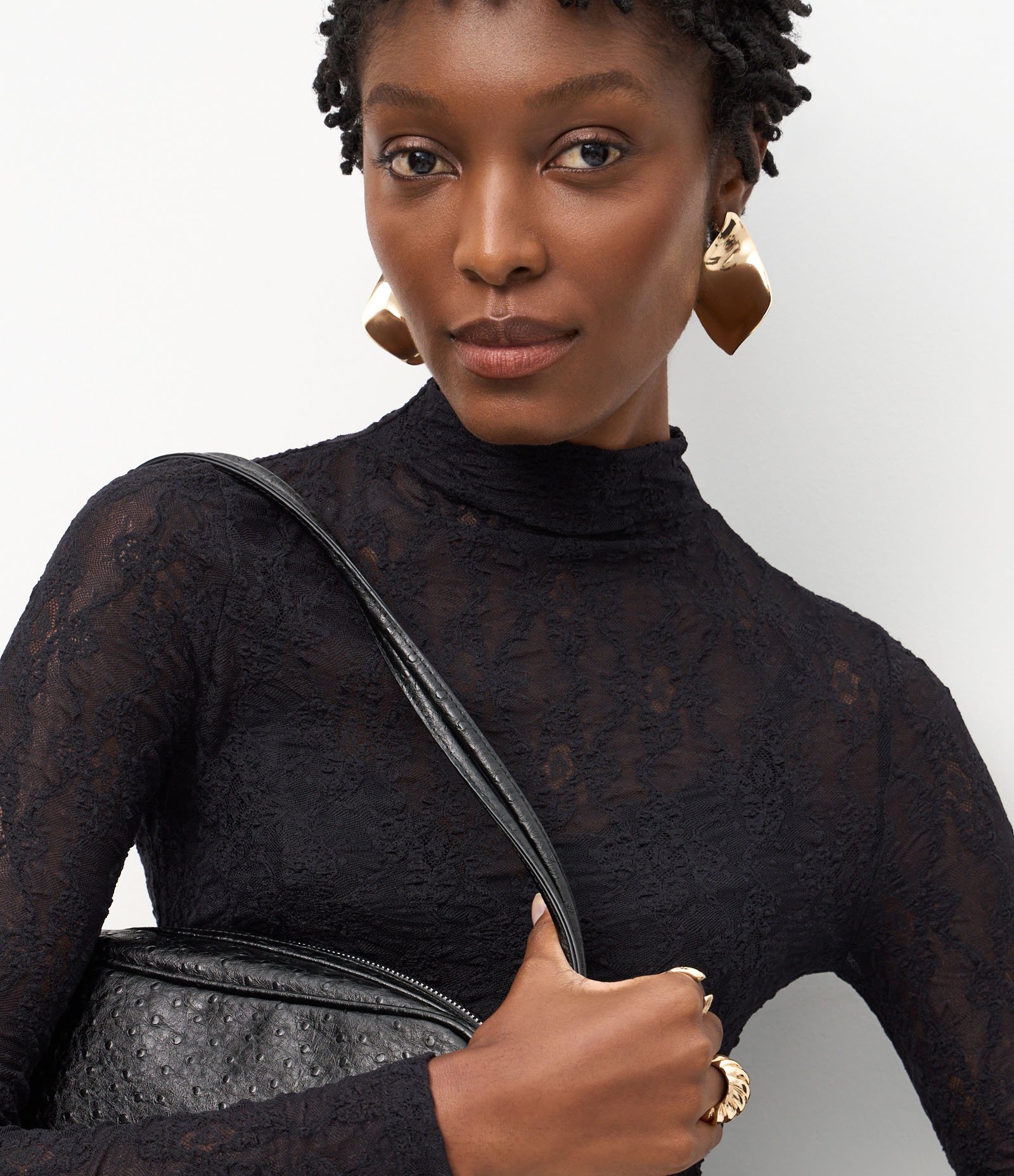 Blusa Manga Longa em Renda com Gola Alta Preto 3