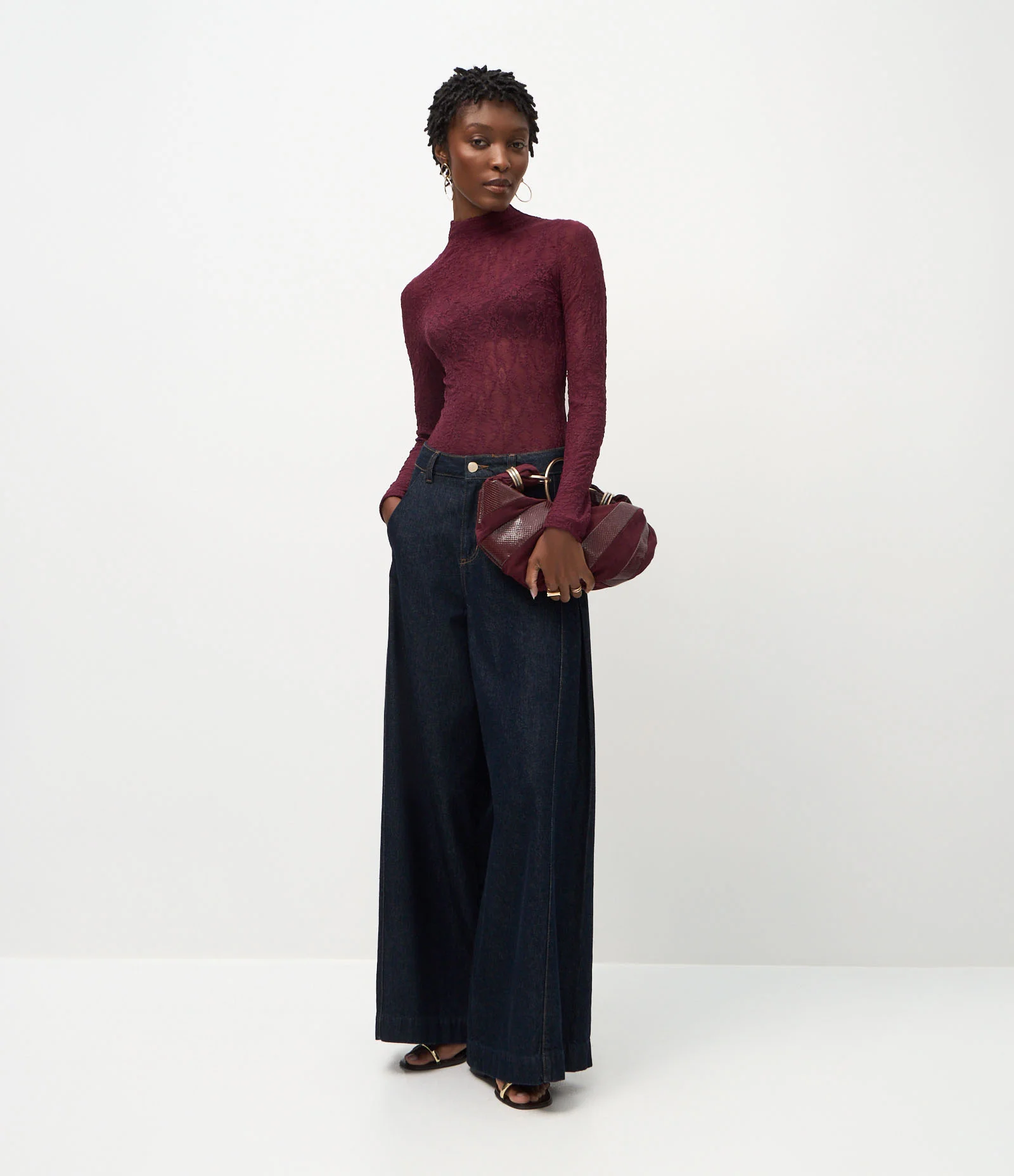 Blusa Manga Longa em Renda com Gola Alta Vermelho 2