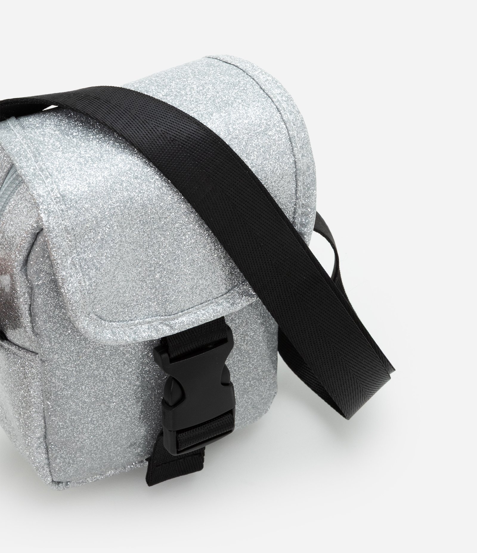 Porta Celular com Alça e Fechamento Envelope em Glitter Prata 6