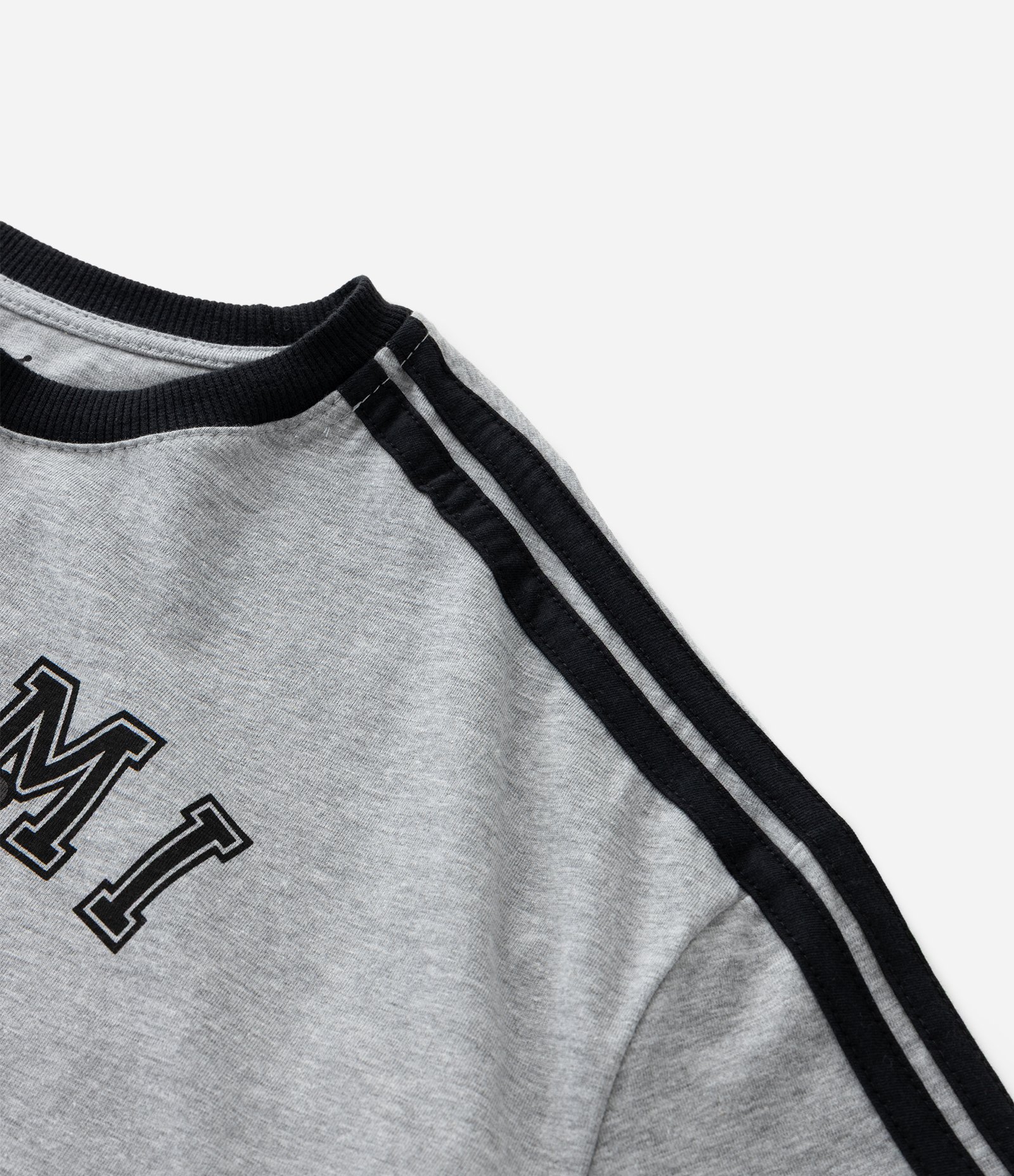 Camiseta Infantil com Estampa e Lettering Kuromi - Tam 7 a 14 Anos Cinza 4