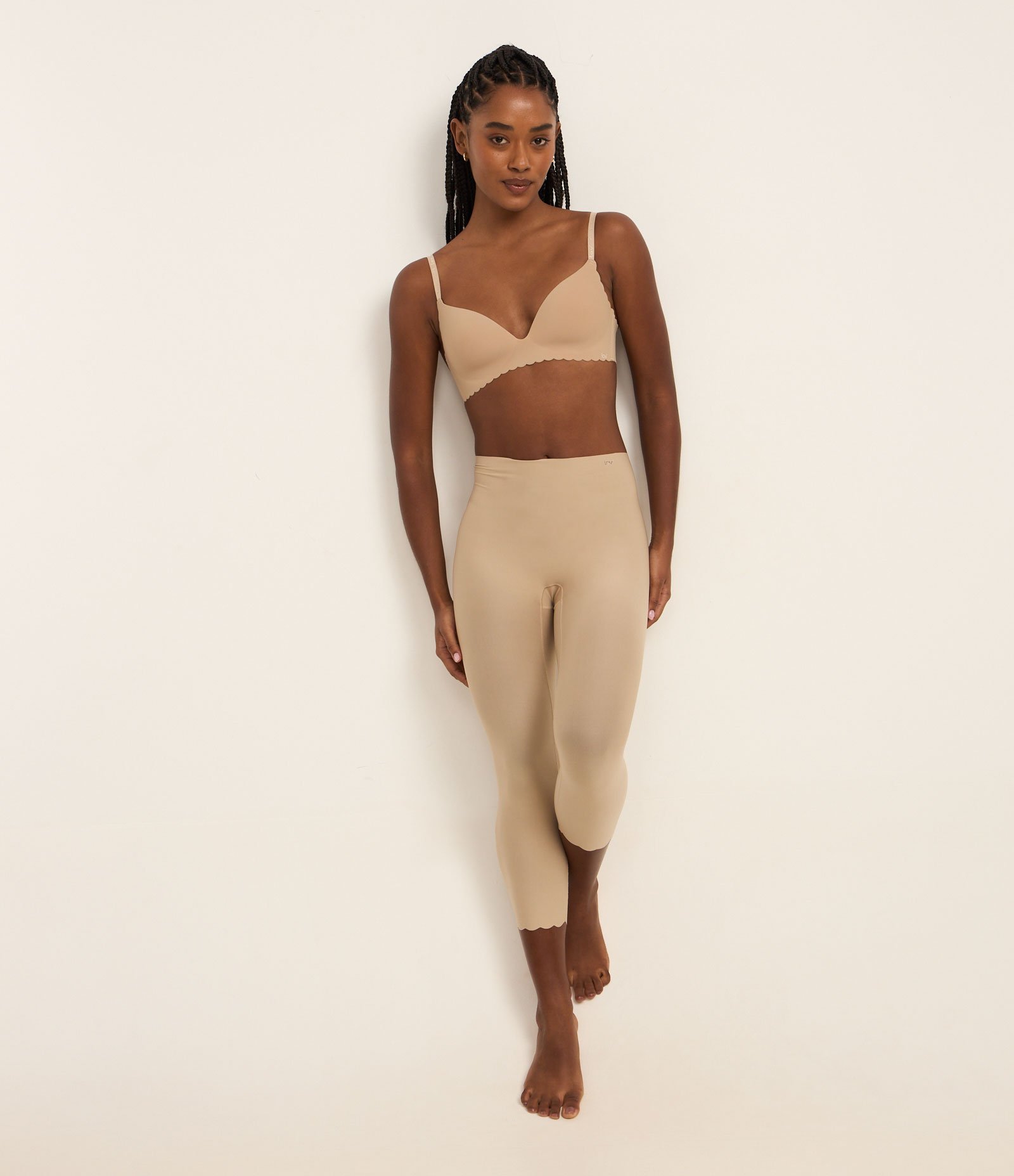 Calça Corsário Funcional em Microfibra Bege 1