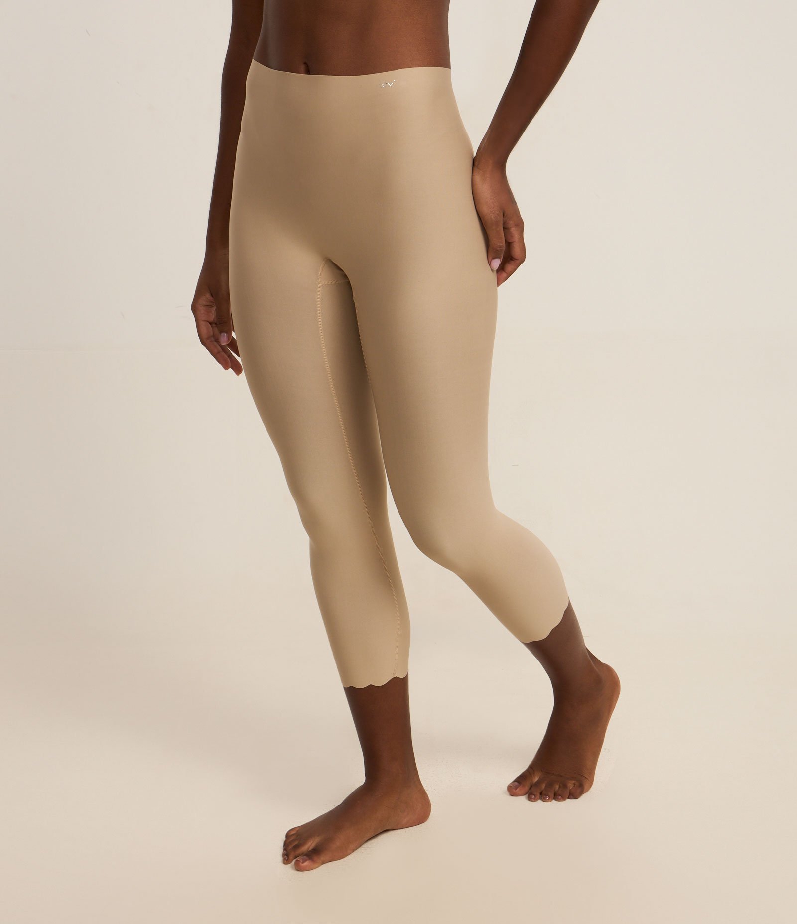 Calça Corsário Funcional em Microfibra Bege 2