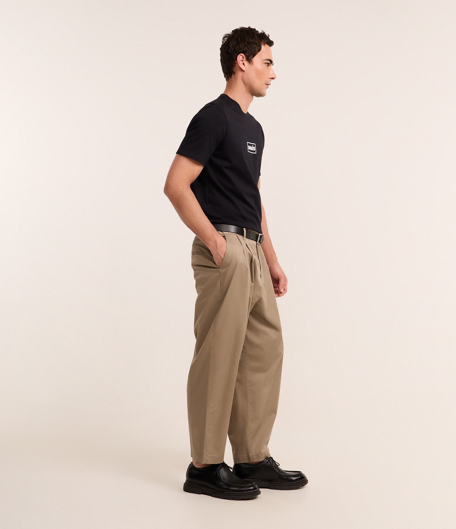 Camiseta Regular em Algodão com Estampa Banda Oasis Preto 4