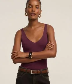 Blusa Canelada em Tricô com Decote V e Costas Decotadas