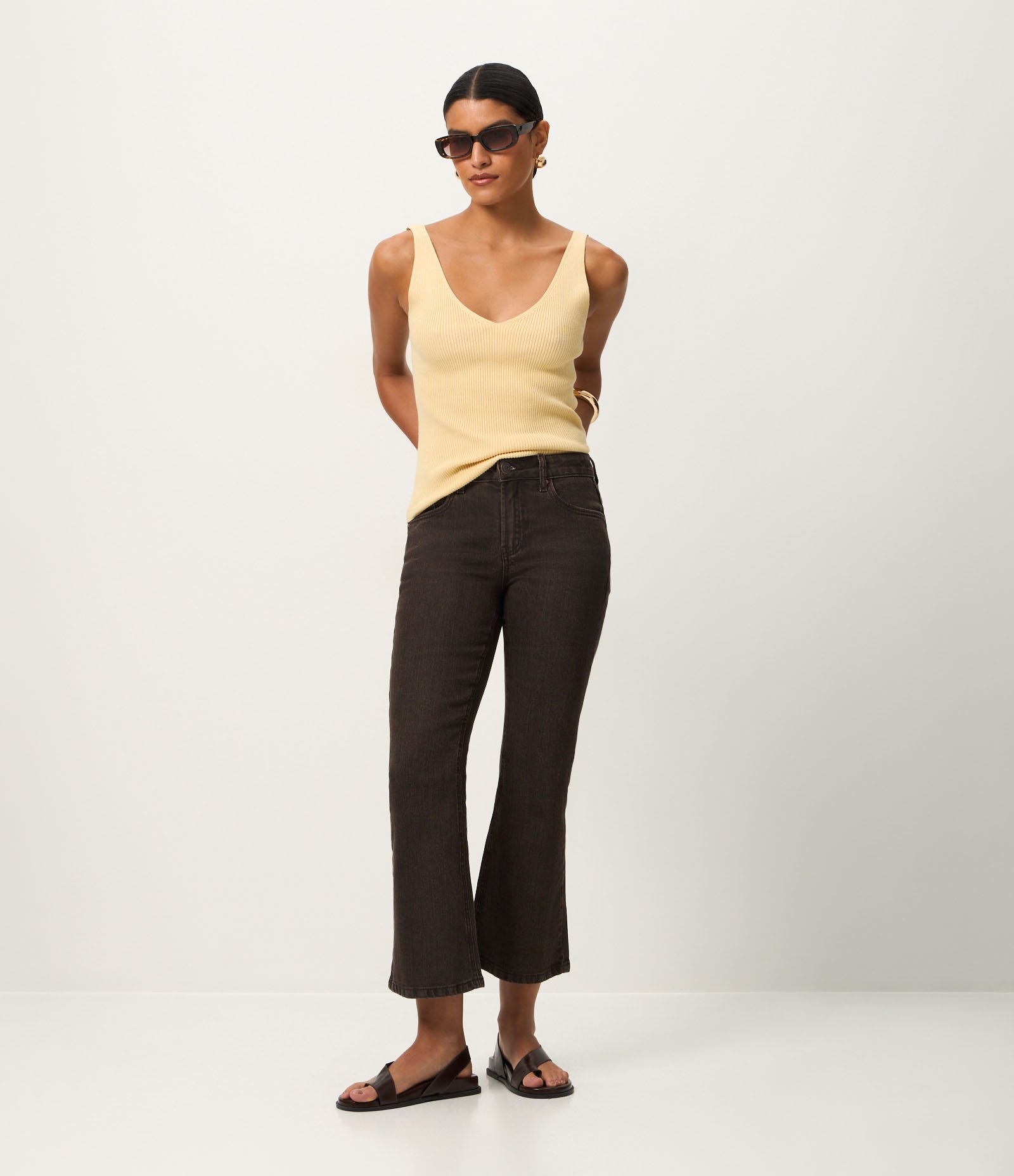Blusa Canelada em Tricô com Decote V e Costas Decotadas Amarelo 3