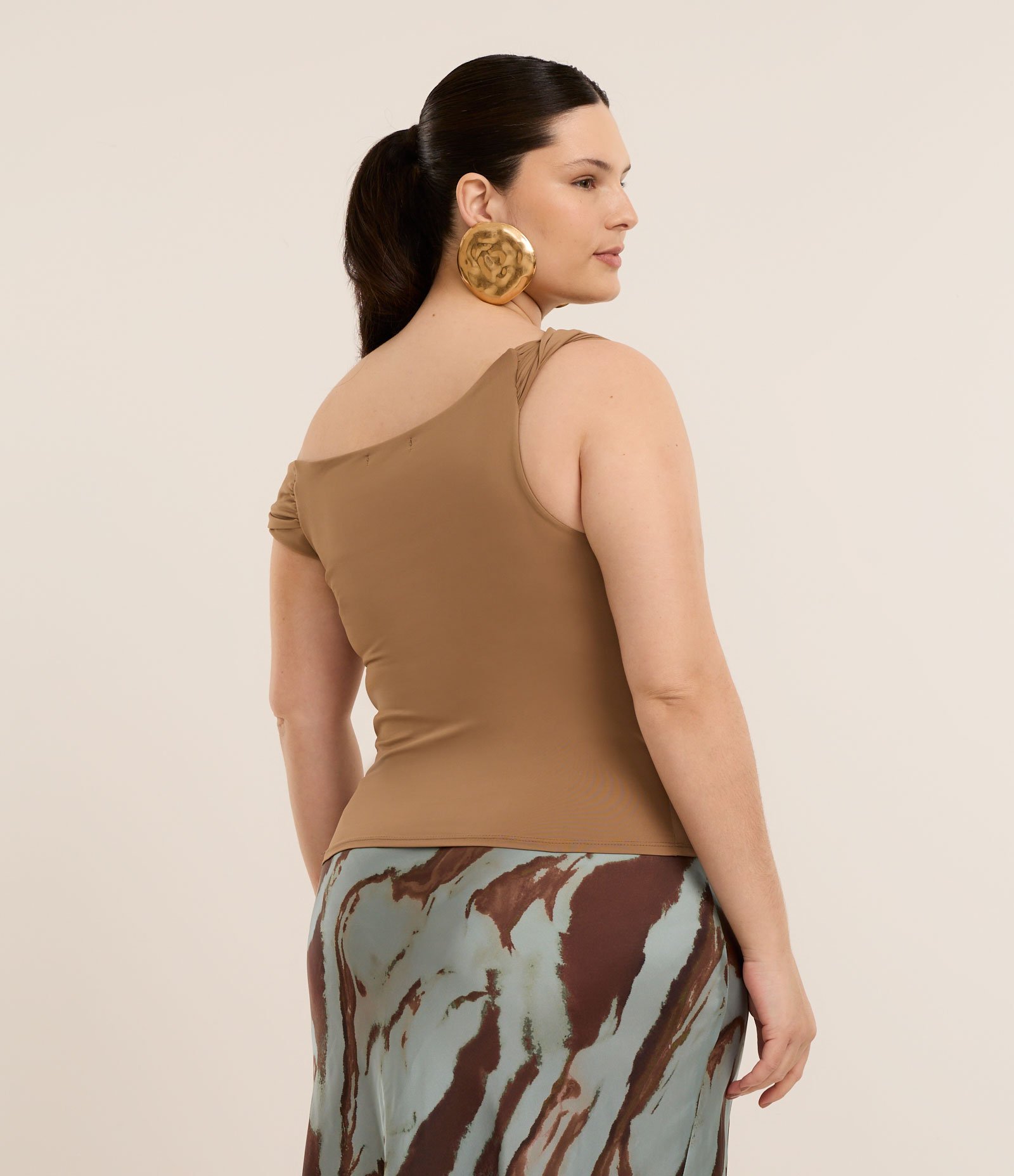 Blusa Ombro a Ombro Deslocado Curve & Plus Size Marrom 5