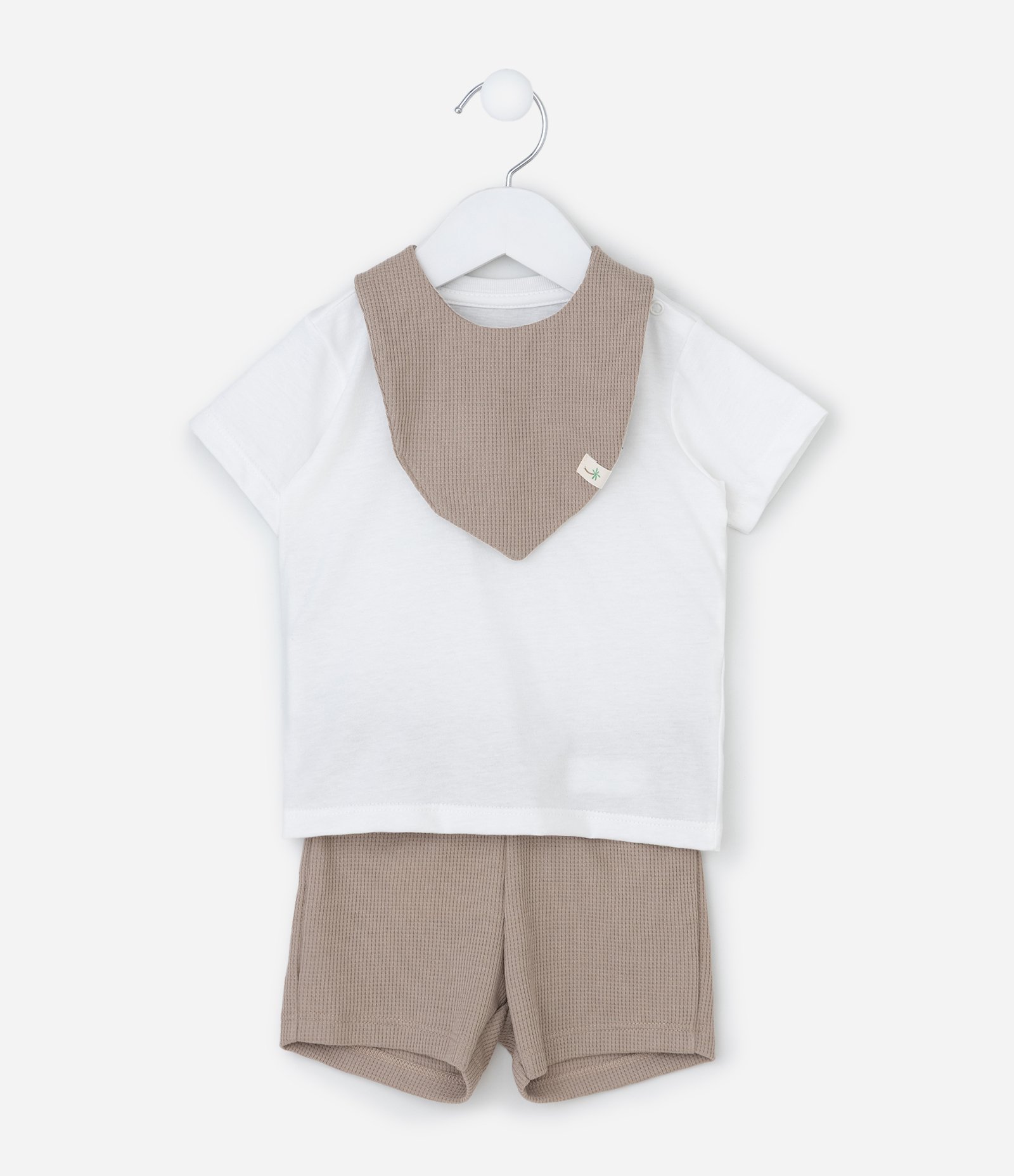 Conjunto Camiseta Bermuda e Babador em Algodão  - Tam 0 a 18 Meses Branco/Bege 9