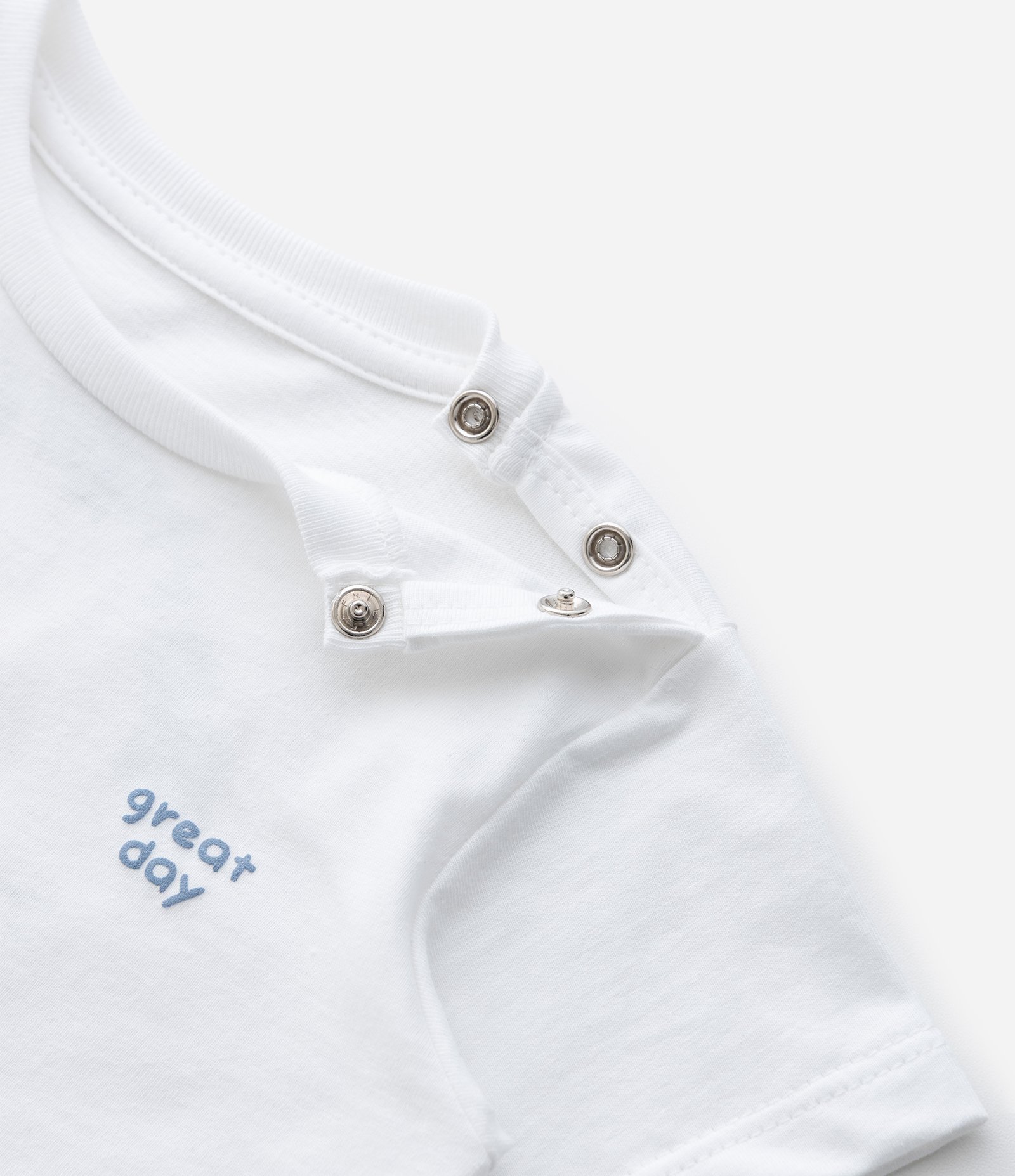 Conjunto Camiseta Bermuda e Babador em Algodão  - Tam 0 a 18 Meses Branco/Bege 12