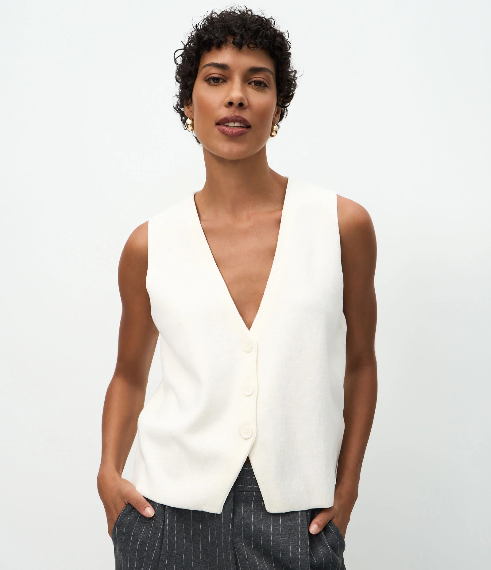 Colete Reto Alongado em Tricot com Botões Off White 1