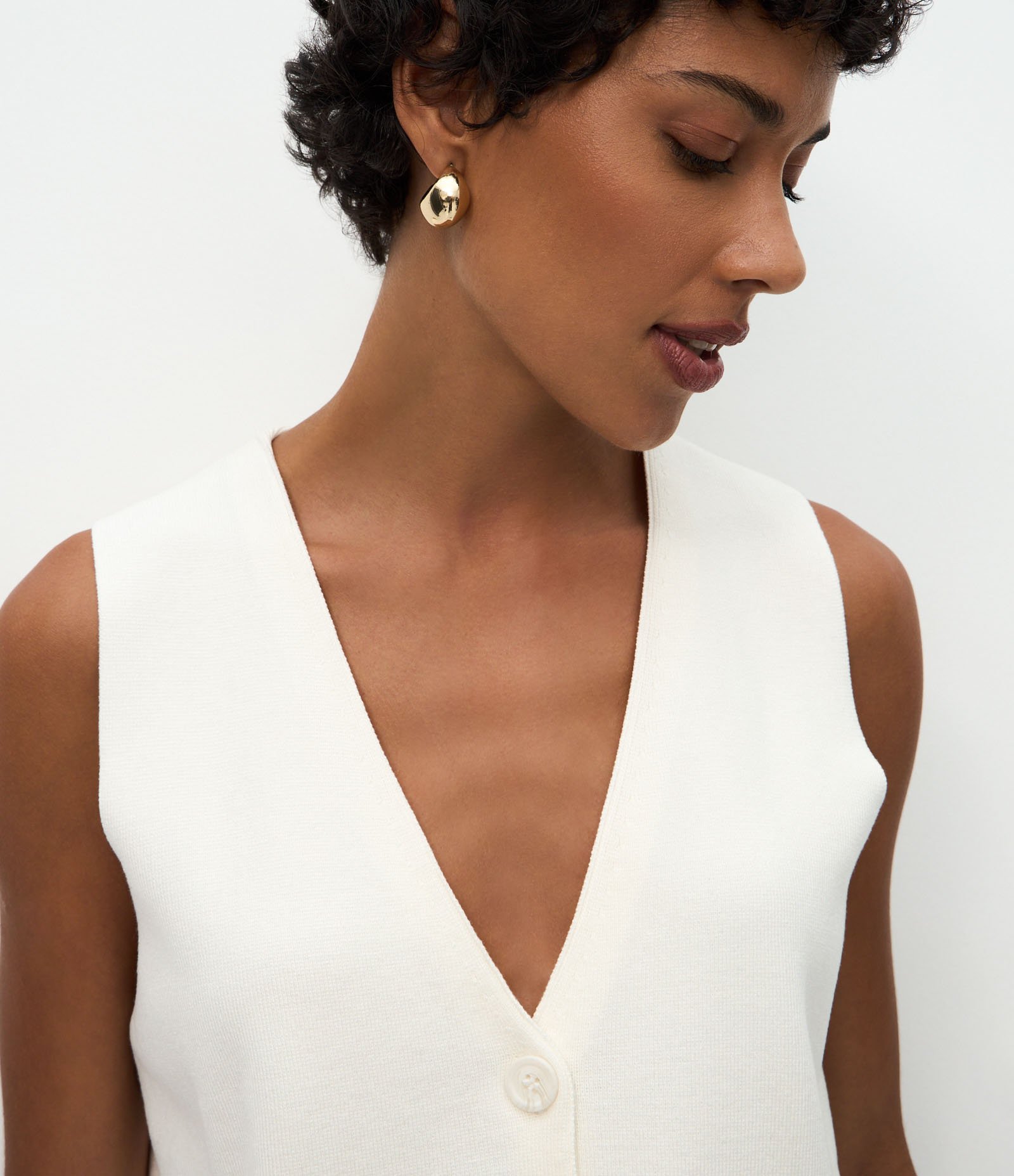 Colete Reto Alongado em Tricot com Botões Off White 3