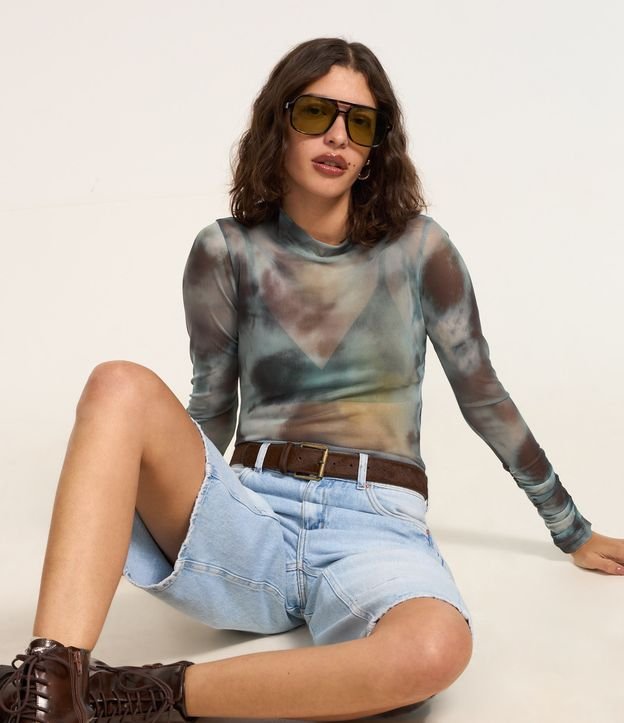 Blusa em Tule com Estampa Abstrata e Franzidos na Manga