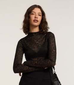 Blusa em Renda Texturizada com Golinha Alta