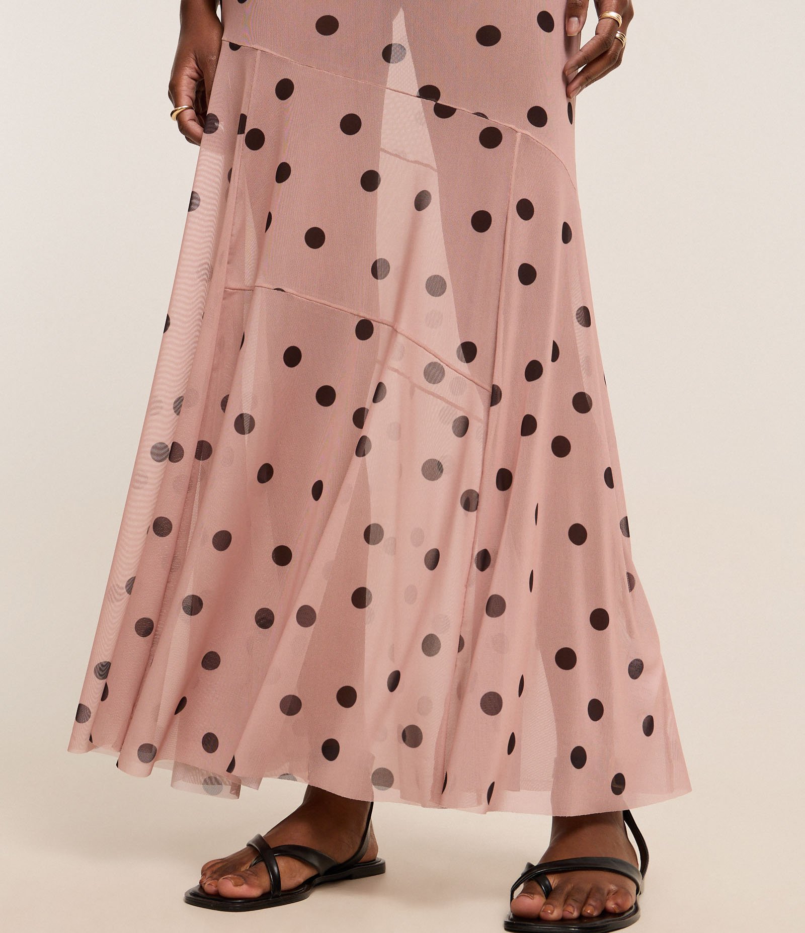 Saia Longa Evasê em Tule com Estampa Poá e Recortes Assimétricos Rosa 4