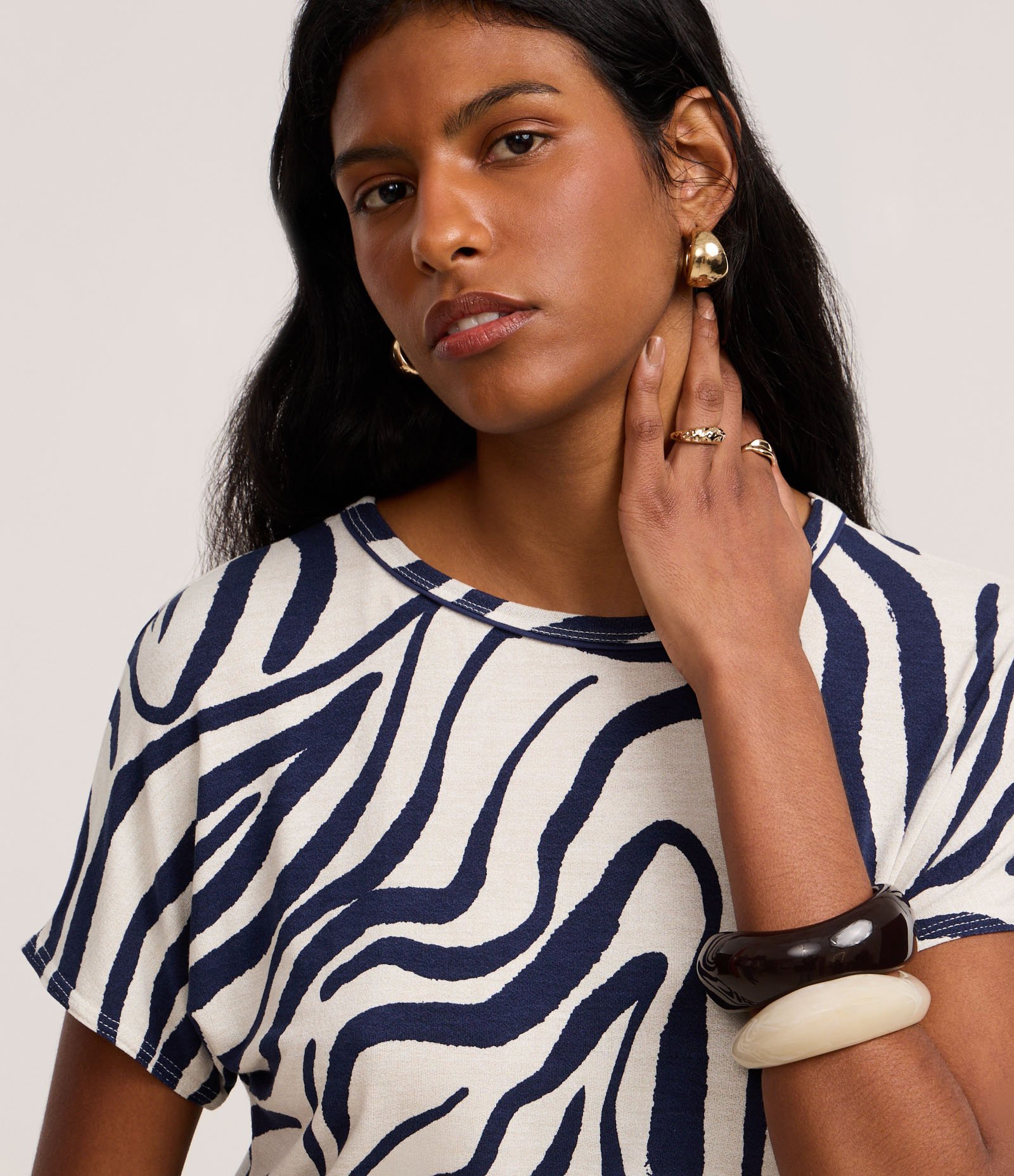 Blusa em Viscose com Estampa Zebra e Gola Redonda Azul/Off White 3