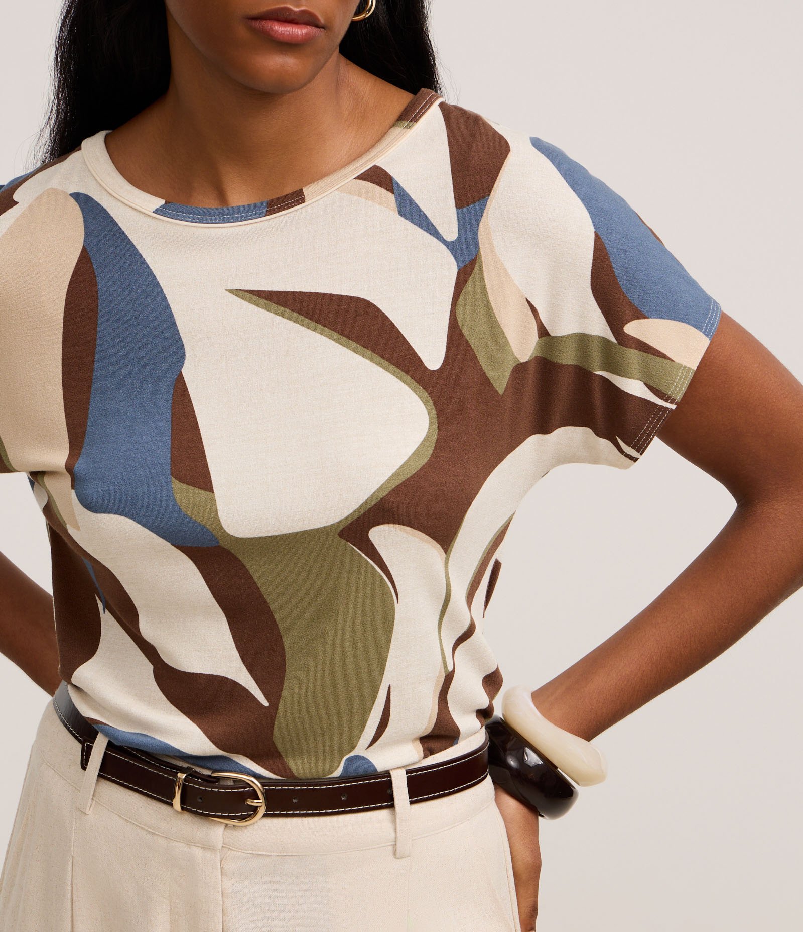 Blusa em Viscose com Estampa Abstrata Multicores 4