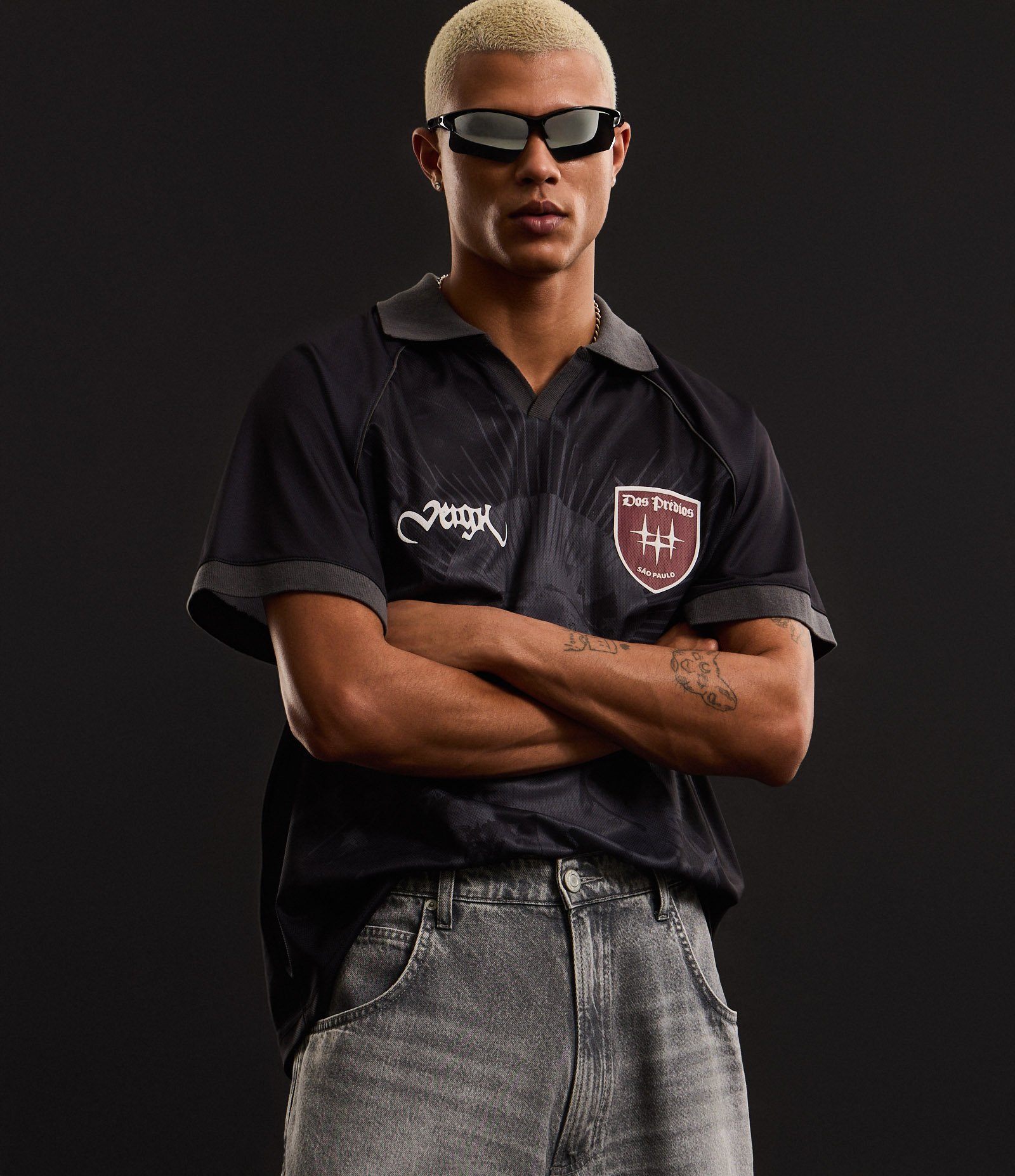 Camisa Polo Oversized com Estampa Lettering Cada Um Oferece O Que Tem Veigh Preto 5