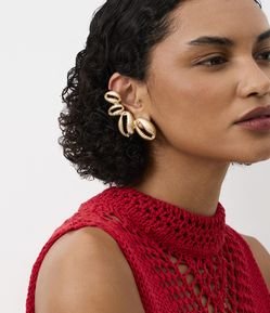 Brinco Ear Cuff Assimétrico com Búzios