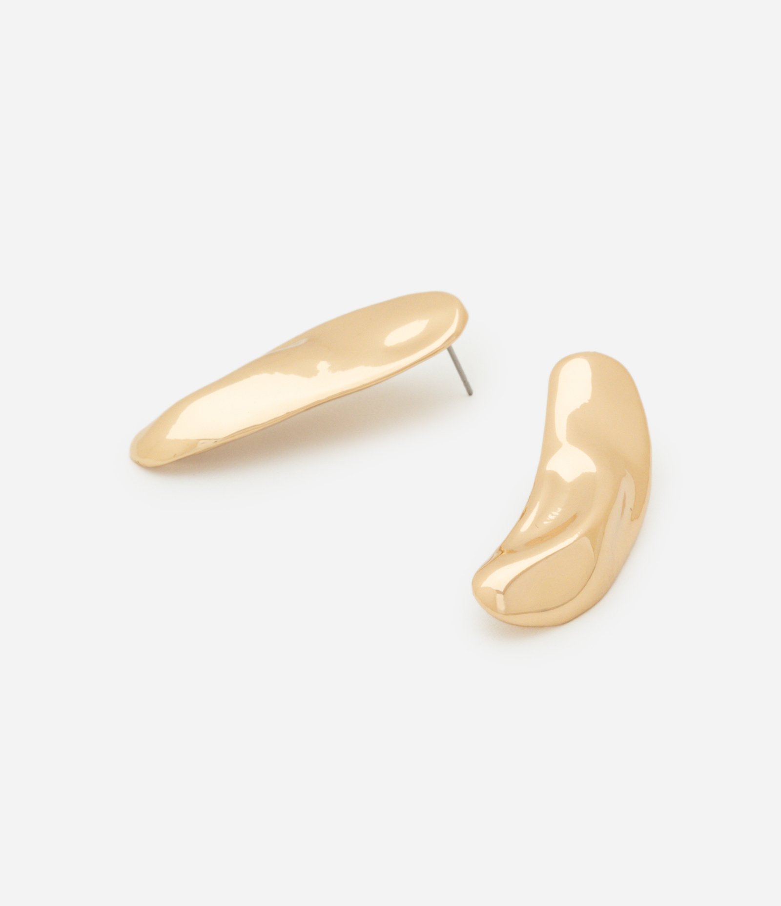 Brinco Pequeno Orgânico Assimétrico Dourado 2