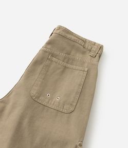 Bermuda Baggy em Sarja com Bolso Cargo e Detalhes de Ilhós