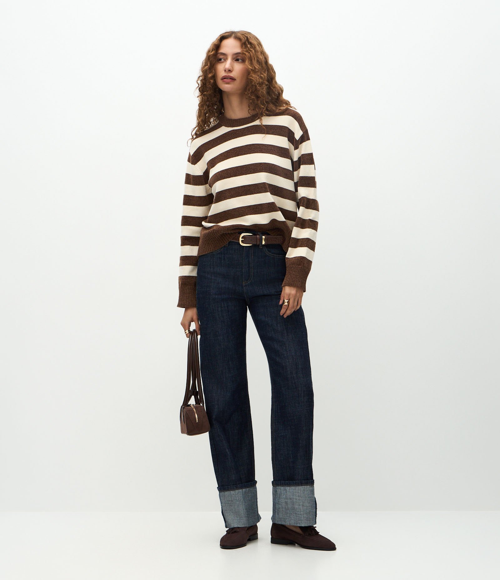 Suéter em Chenille com Estampa Listrada e Gola Redonda Marrom 6