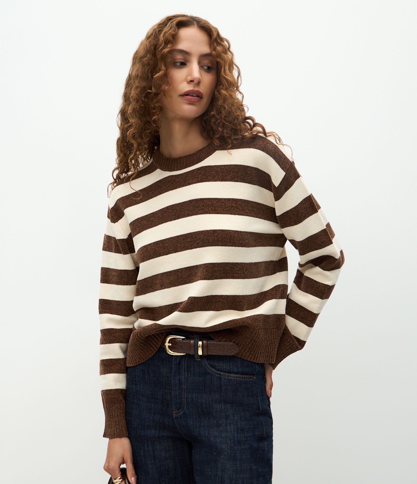 Suéter em Chenille com Estampa Listrada e Gola Redonda Marrom 7