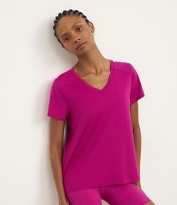 Camiseta Esportiva em Microfibra Furadinha com Barra Mullet