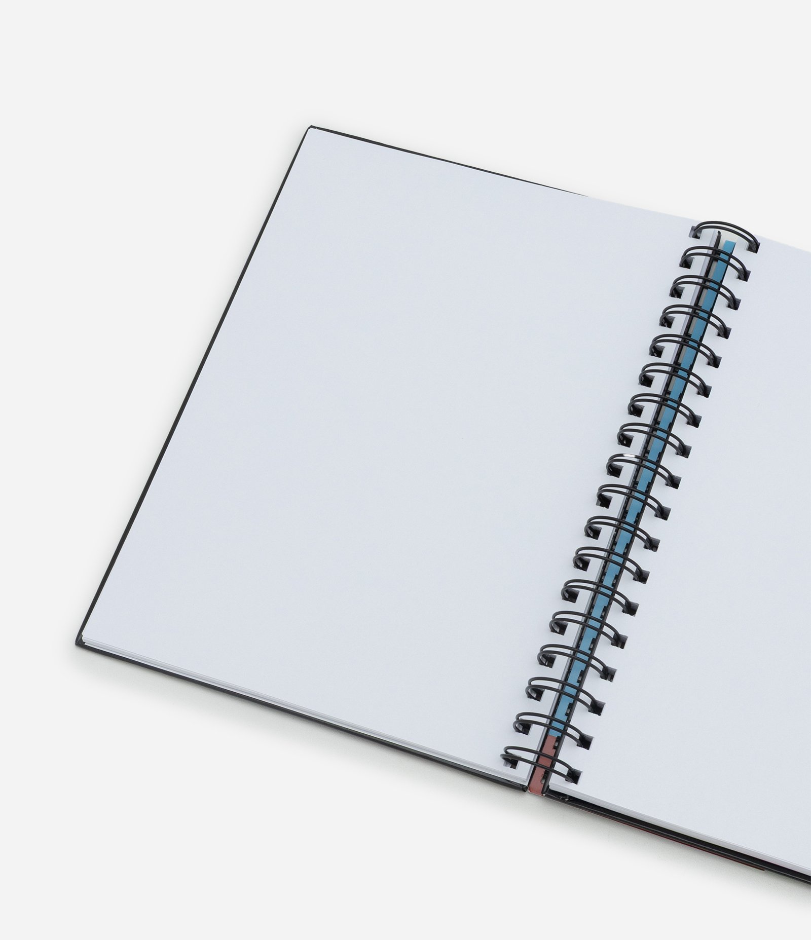 Caderno em Papel com Elástico e Estampa One Piece Preto 3