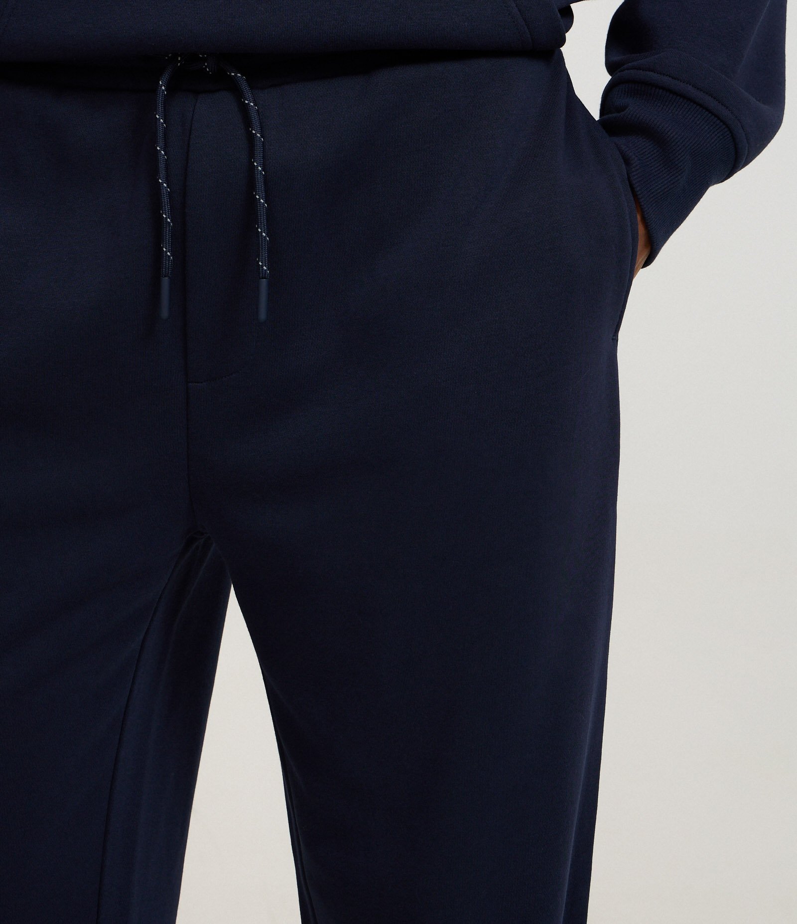Calça Jogger em Moletom com Cós Elástico e Cordão Azul 4