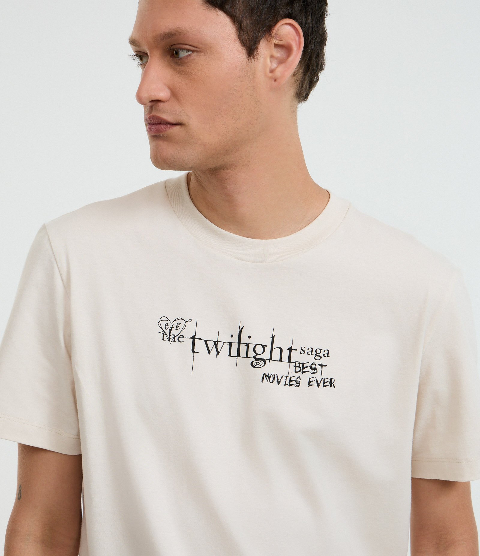 Camiseta Comfort em Algodão com Estampa Twilight Bege 4