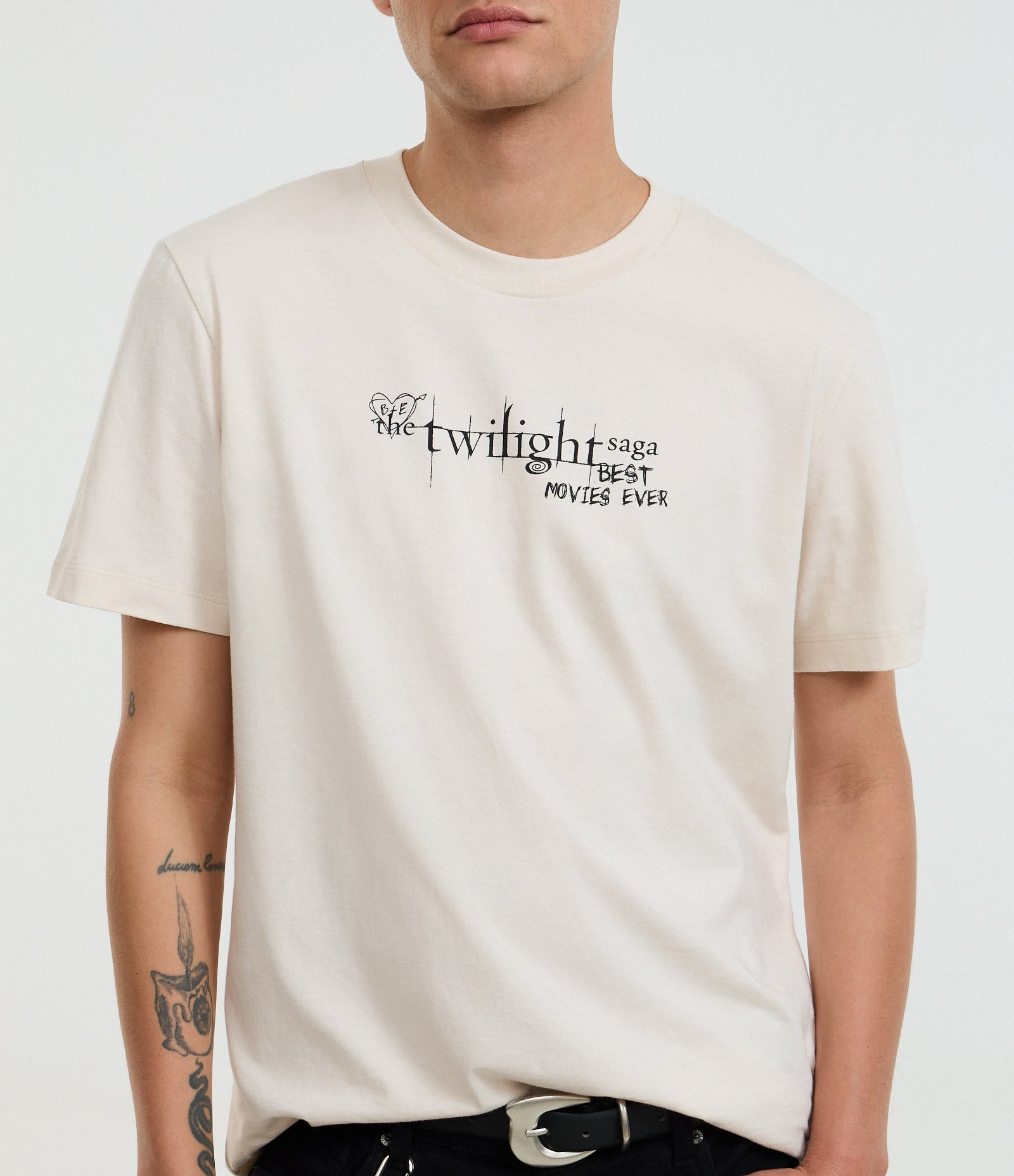 Camiseta Comfort em Algodão com Estampa Twilight Bege 5