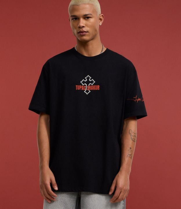 Camiseta Relaxed em Algodão com Estampa de Cruz e Lettering Tupac