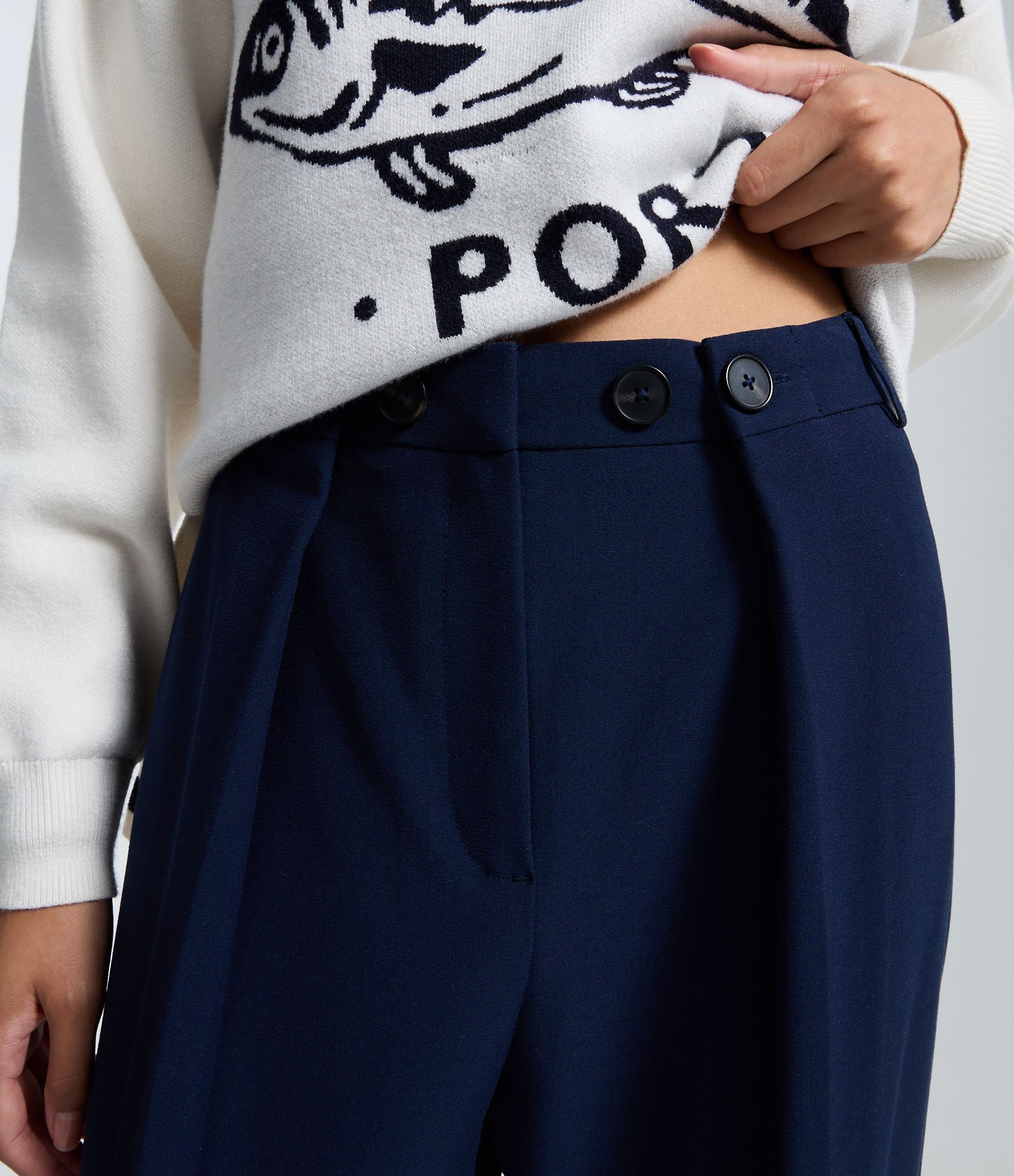 Calça Pantalona Alfaiatada com Fechamento de Botão Duplo Azul 3