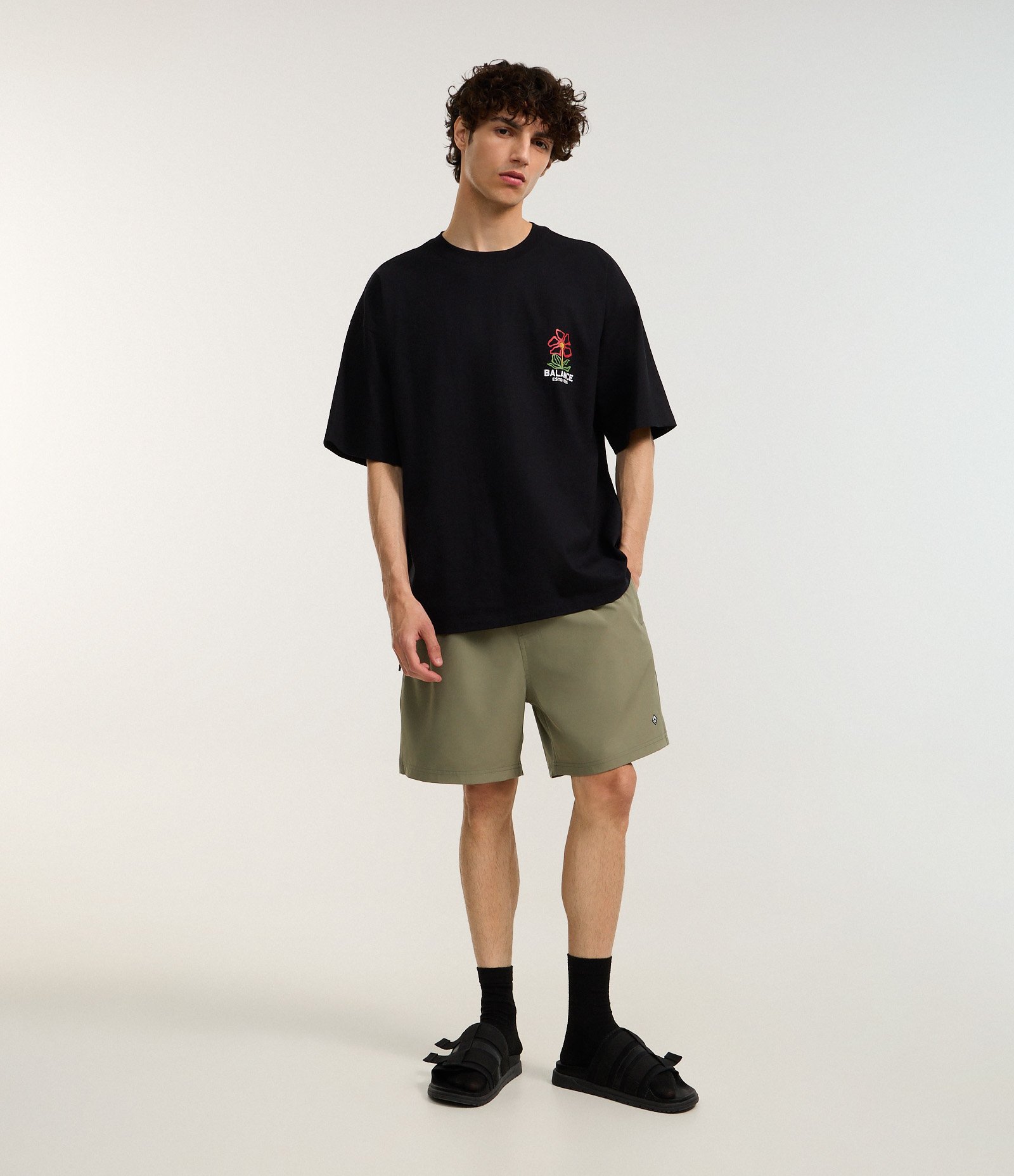 Camiseta Oversized em Malhão com Estampa Lettering Balance In The Shift Preto 2