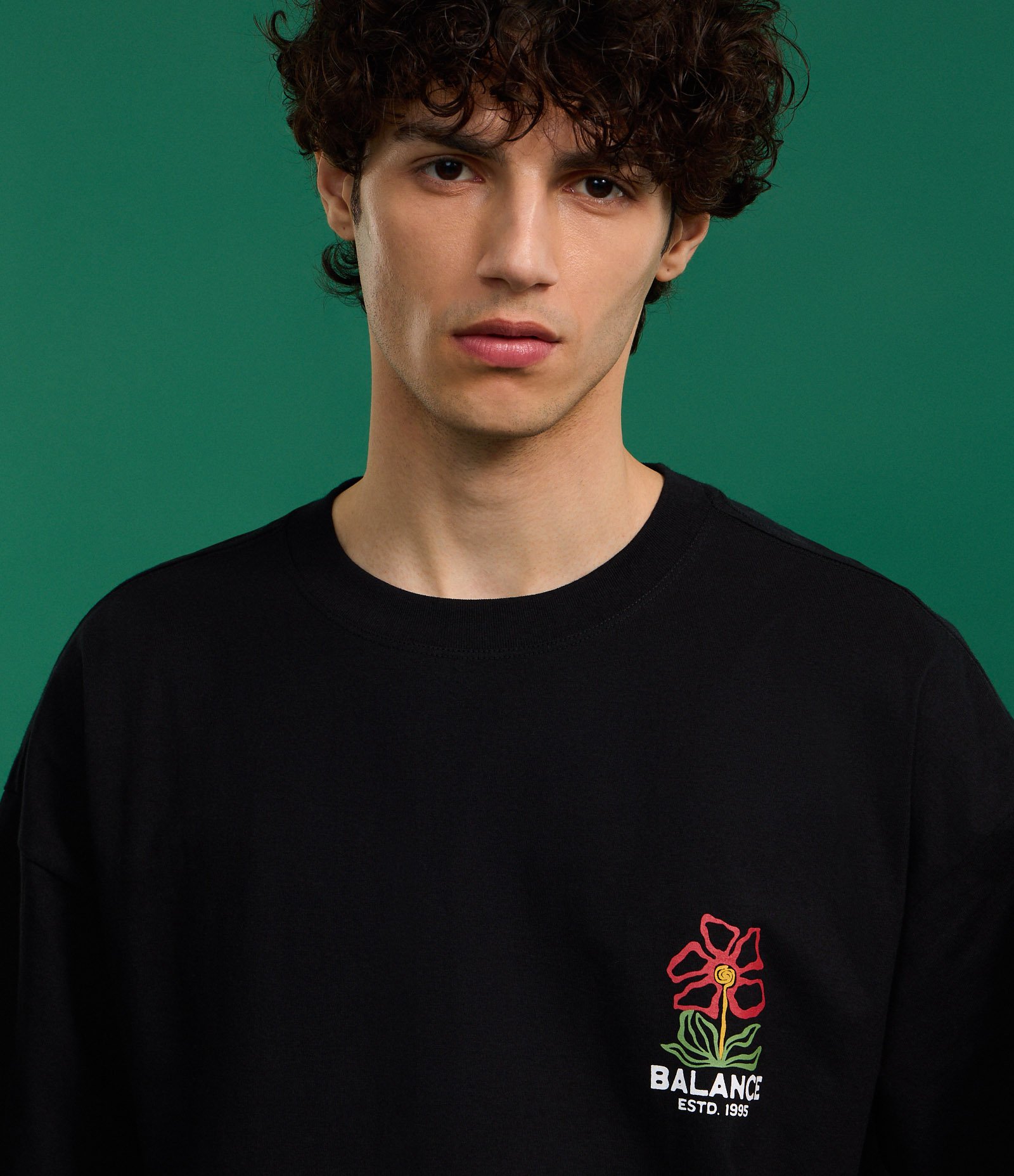 Camiseta Oversized em Malhão com Estampa Lettering Balance In The Shift Preto 4