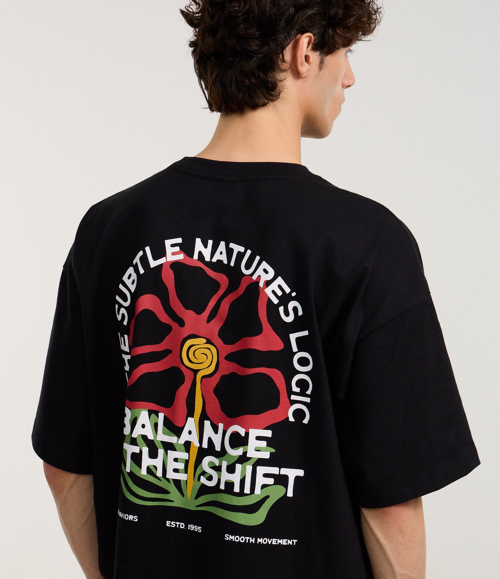 Camiseta Oversized em Malhão com Estampa Lettering Balance In The Shift Preto 5