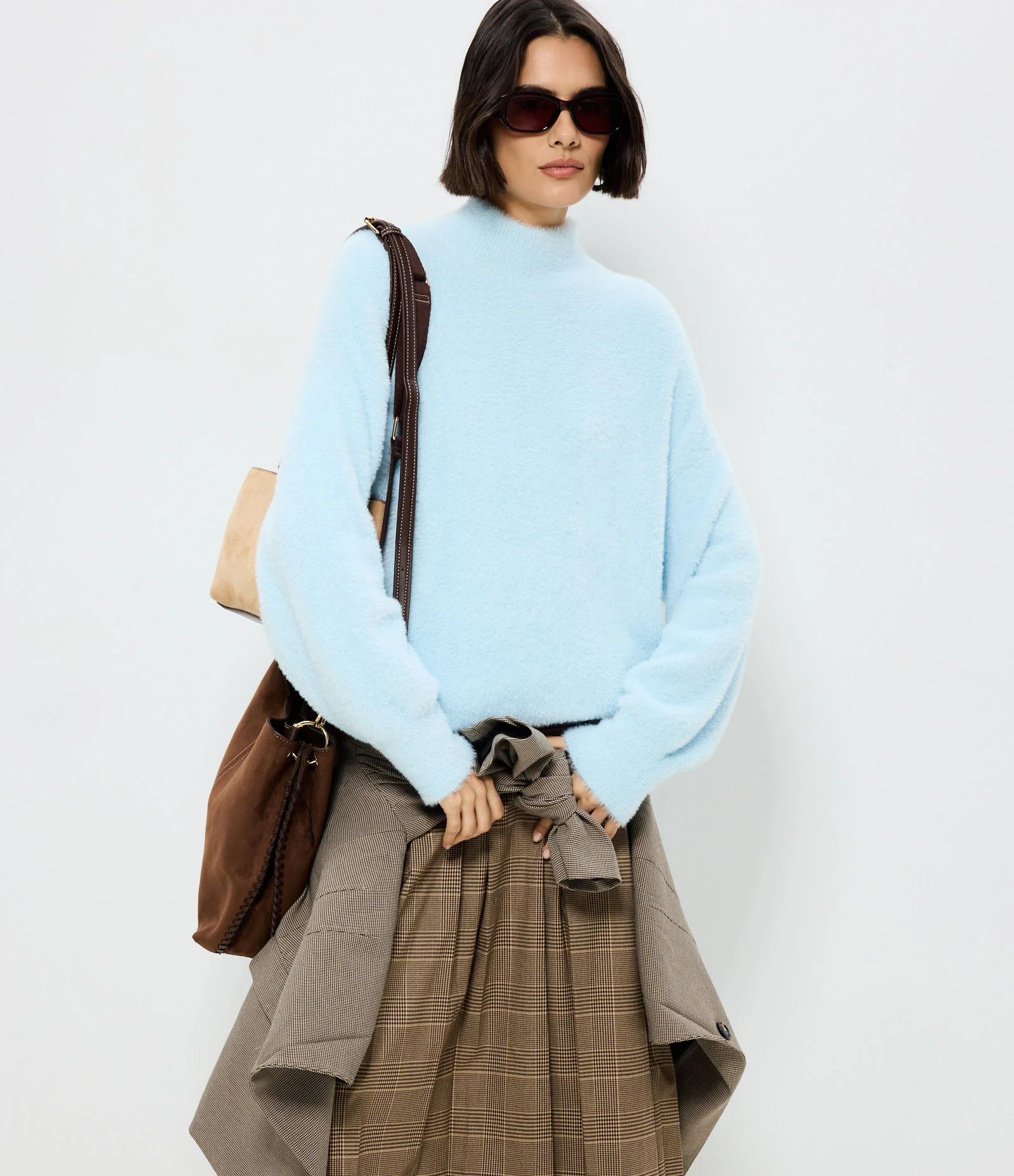 Suéter em Poliamida Peluciada com Gola Alta Azul Claro 1