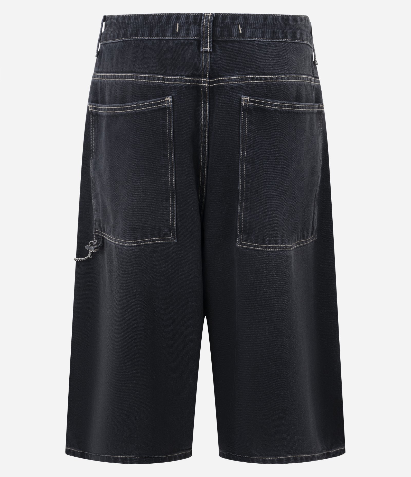 Bermuda Super Baggy em Jeans com Bolsos Grandes e Corrente Preto 8
