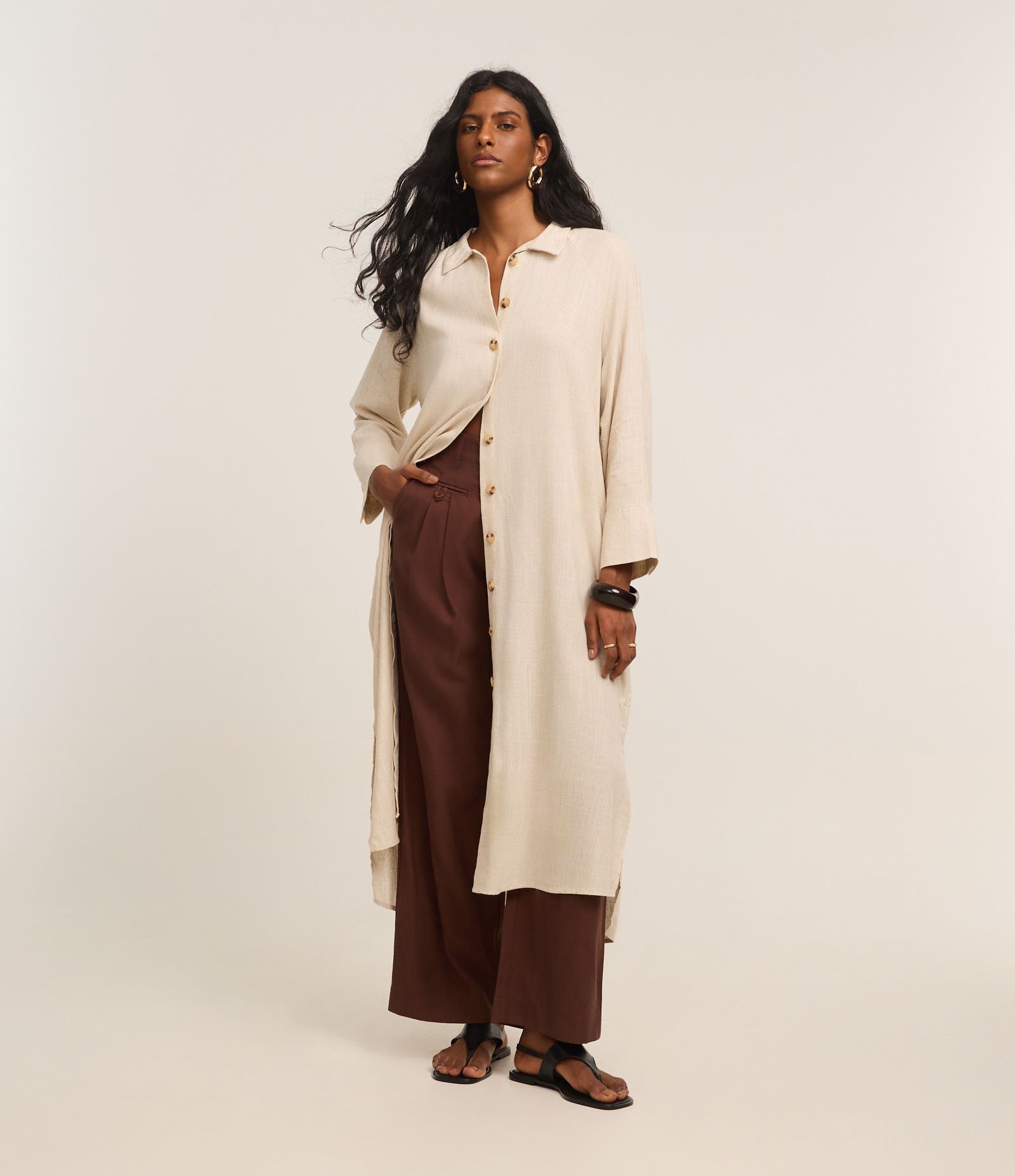 Vestido Reto Chemise em Viscolinho com Manga 7/8 Bege 2