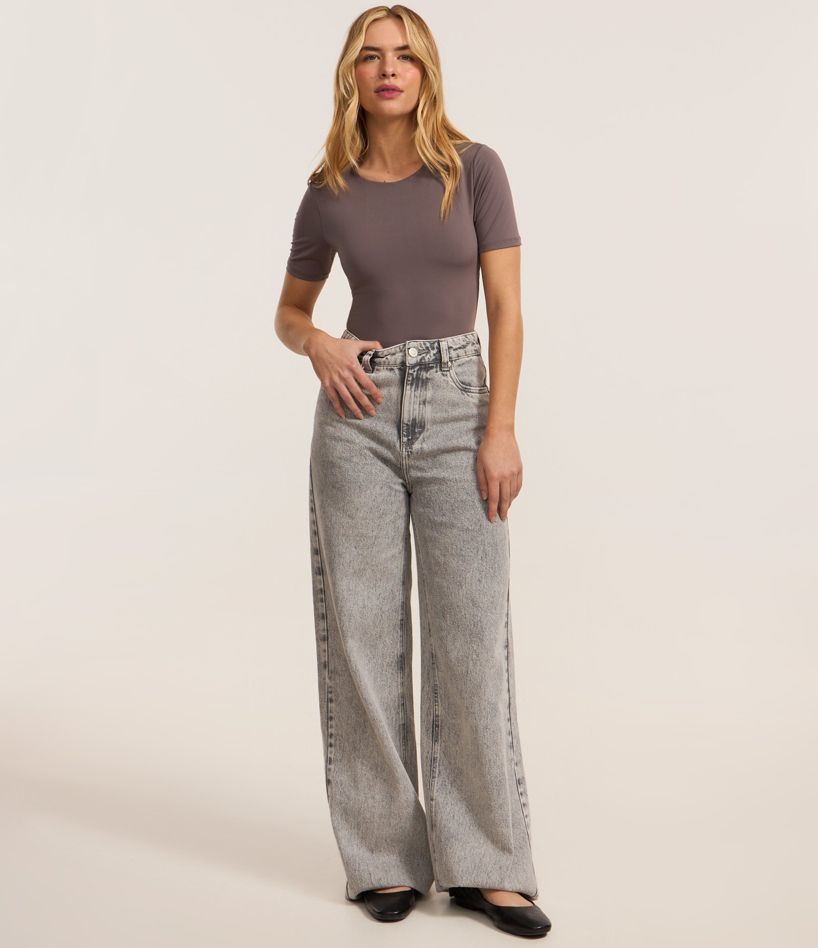 Body em Microfibra com Abertura nas Costas Cinza 2