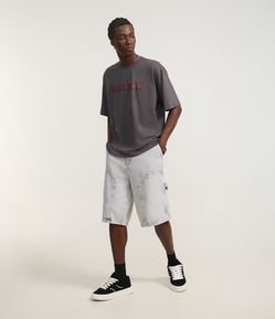 Bermuda Baggy em Jeans com Bolso Carpenter