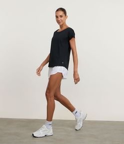 Camiseta Esportiva em Microfibra Texturizada