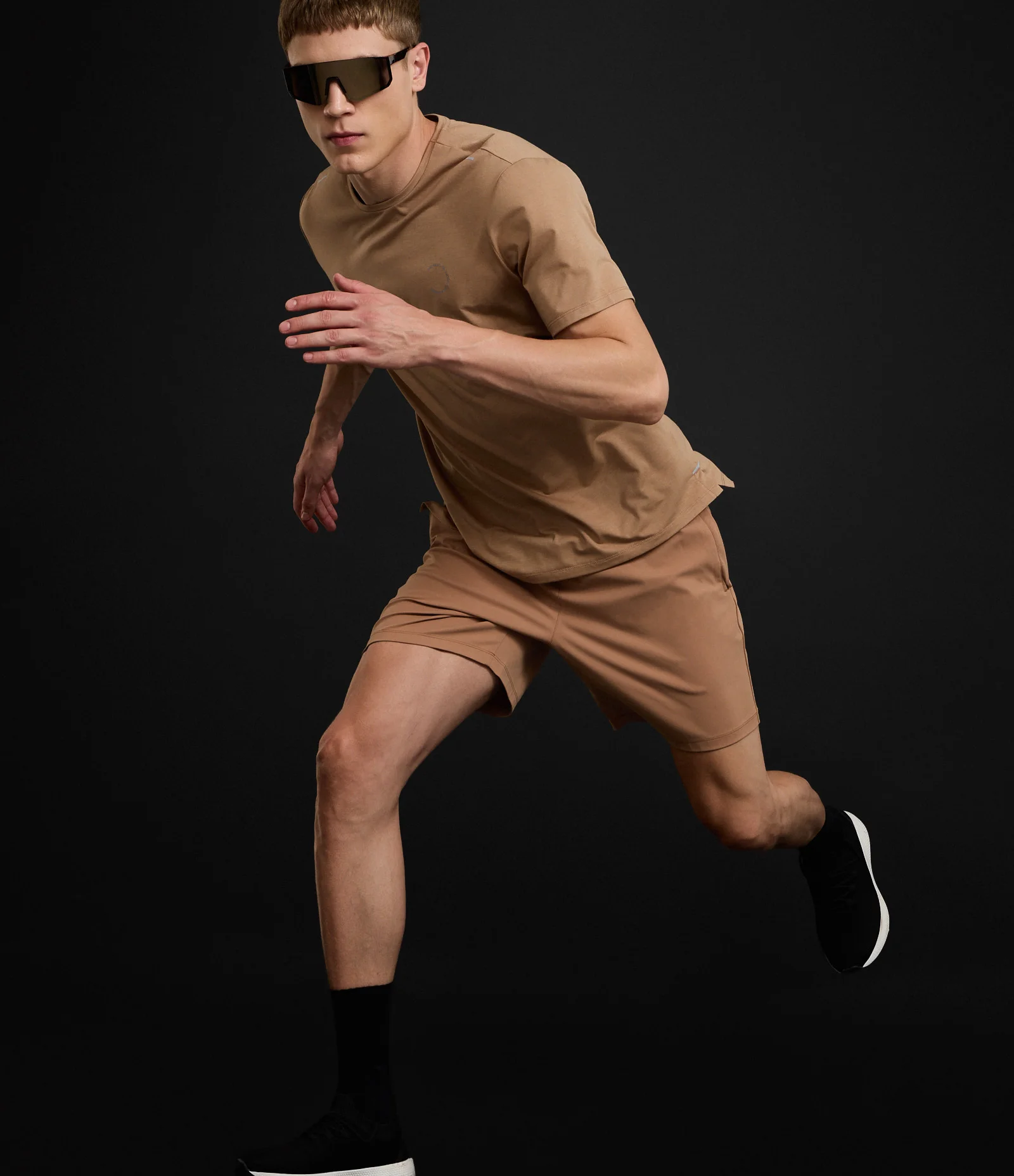 Camiseta Esportiva em Tecnologia Dry com Estampa Lettering Marrom 3