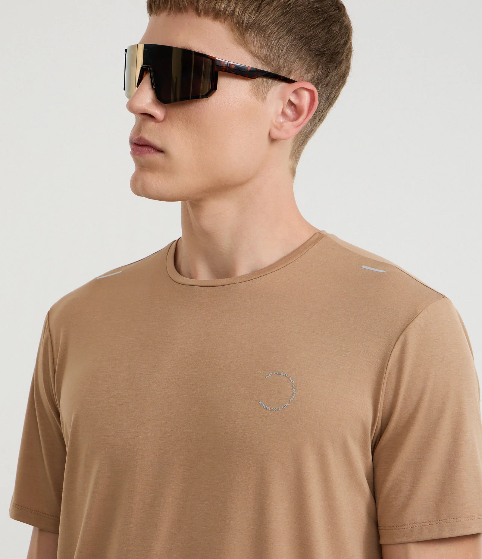 Camiseta Esportiva em Tecnologia Dry com Estampa Lettering Marrom 4